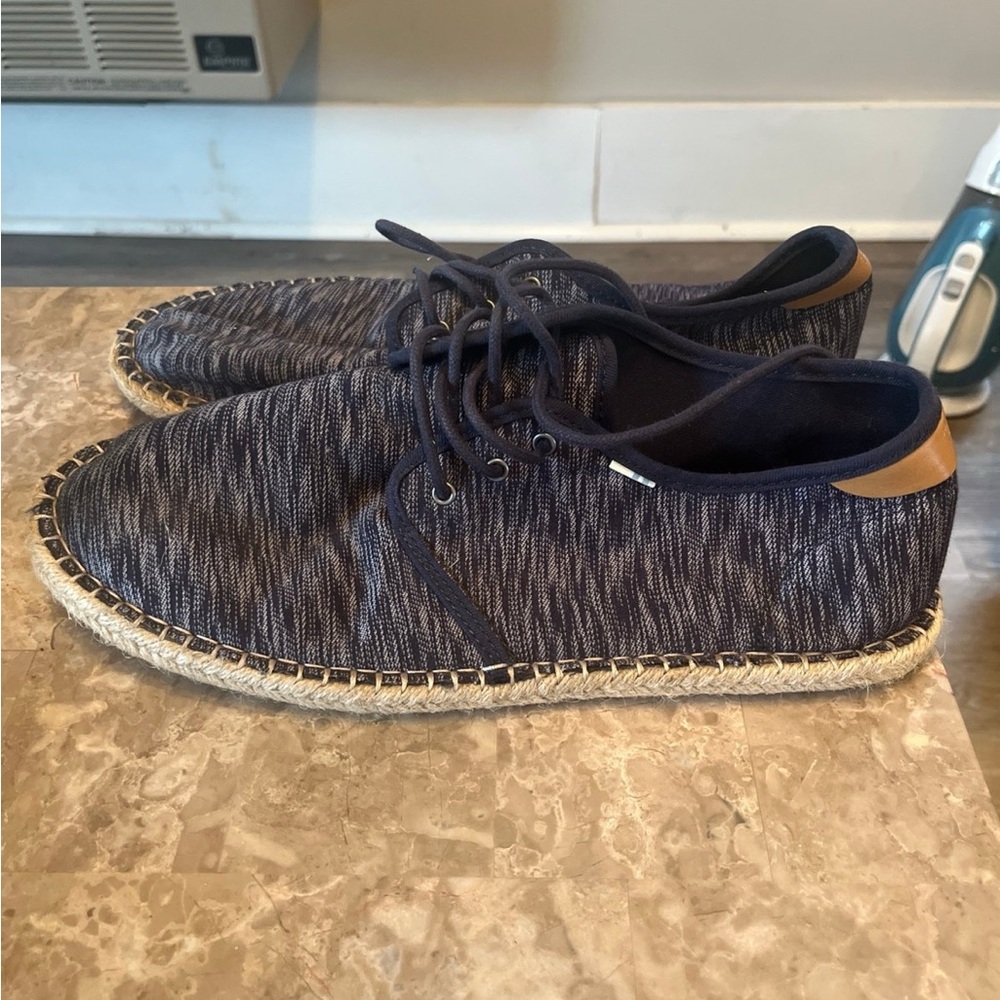 Tom’s Men’s Shoes